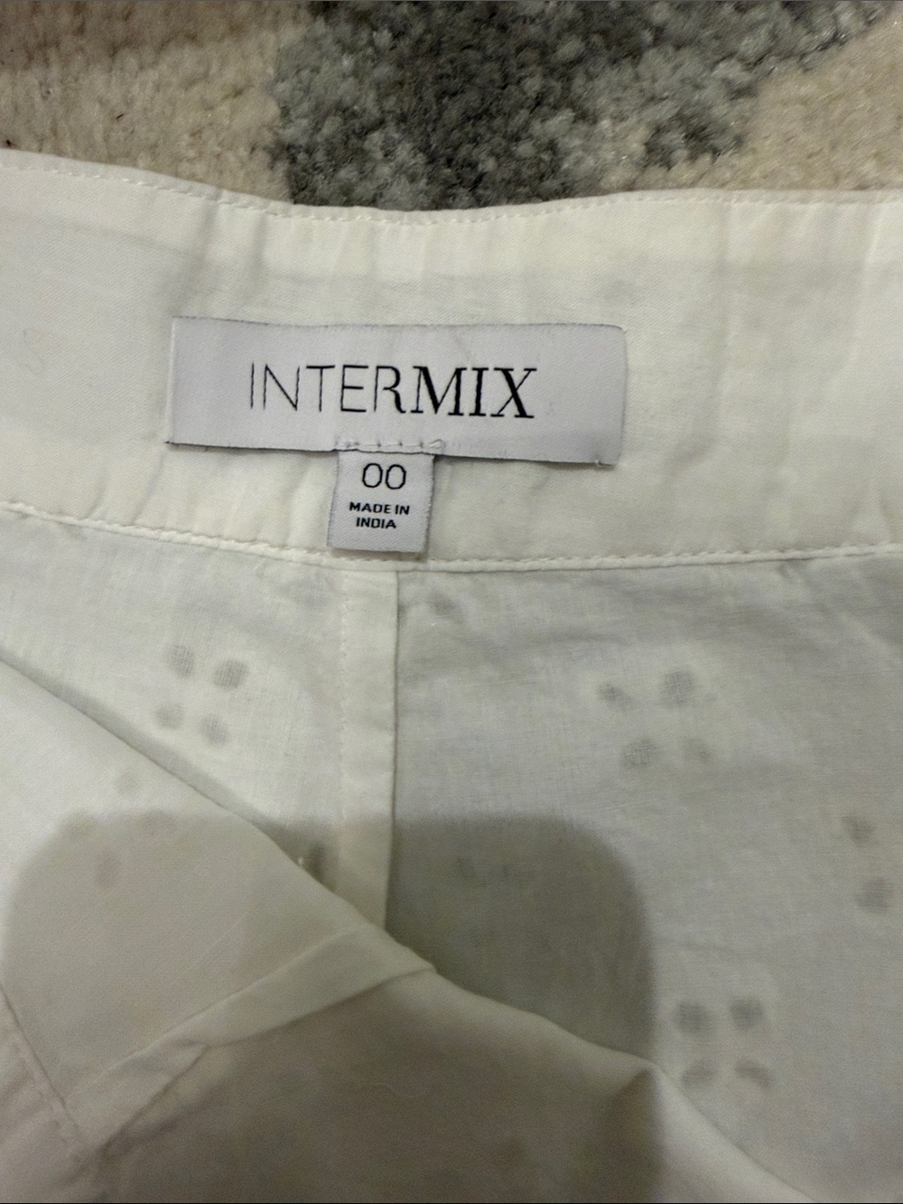 INTERMIX SET- White Eyelet Top and Shorts with Scalloped Trim. - Picture 5 of 8